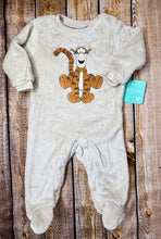 Load image into Gallery viewer, Winnie The Pooh "Tigger" Baby Boys 6 Piece Set. 3/6 months. NWT