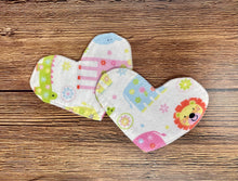 Load image into Gallery viewer, NICU Bonding Baby Hearts